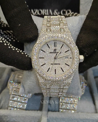 Azoria’s VVS Moissanite Iced-Out Automatic Watch – Silver Dial Bustdown