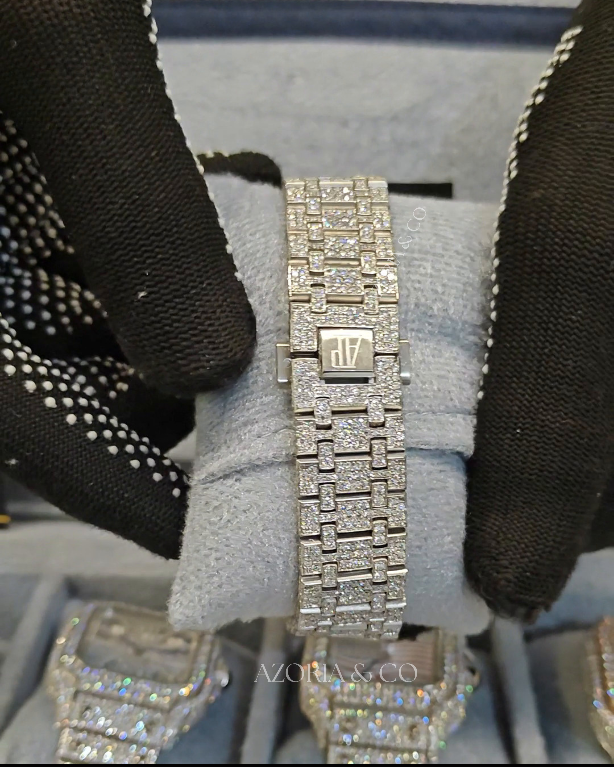 Azoria’s VVS Moissanite Iced-Out Automatic Watch – Silver Dial Bustdown